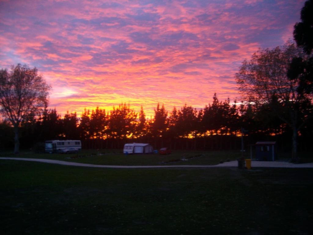 Glenavys Waitaki River Motor Camp 외부 사진